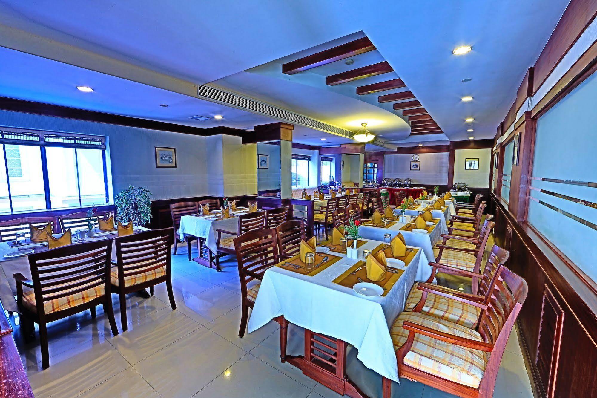 โฮเต็ล ฟอร์ท ควีน Hotel Kochi ภายนอก รูปภาพ